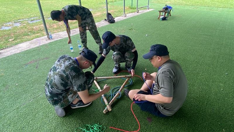 野外生存模块:学员开展野外生存技能训练.jpg