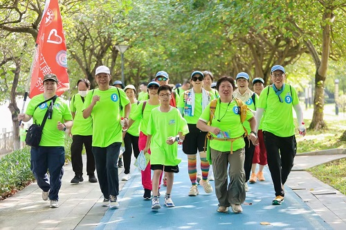 全国高血压日：广东举行健步走公益活动